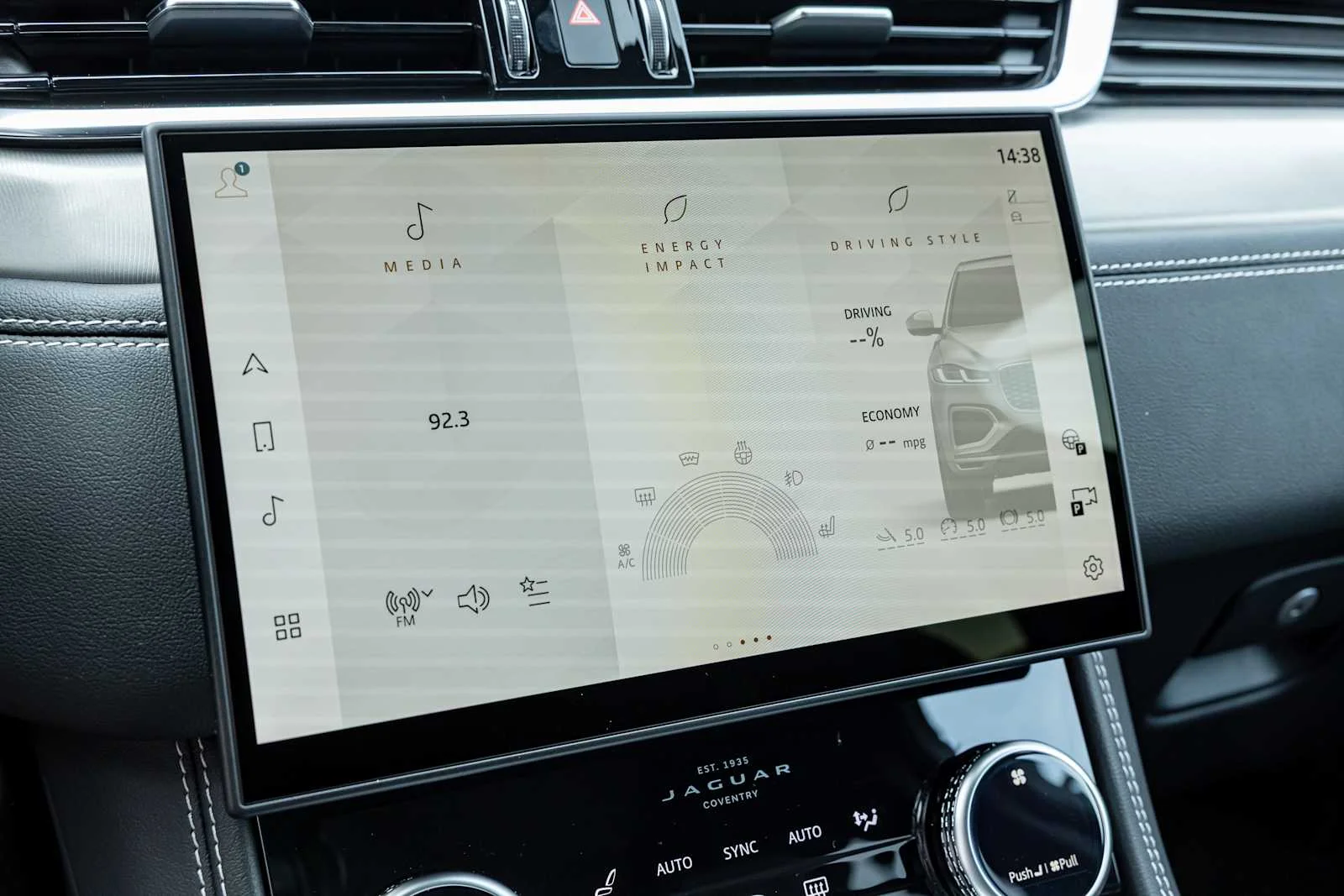 2026 Jaguar F-Pace R-Dynamic S - Photo 19