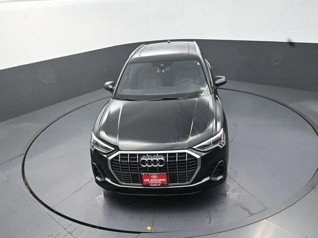 Used 2025  Audi Premium image 24