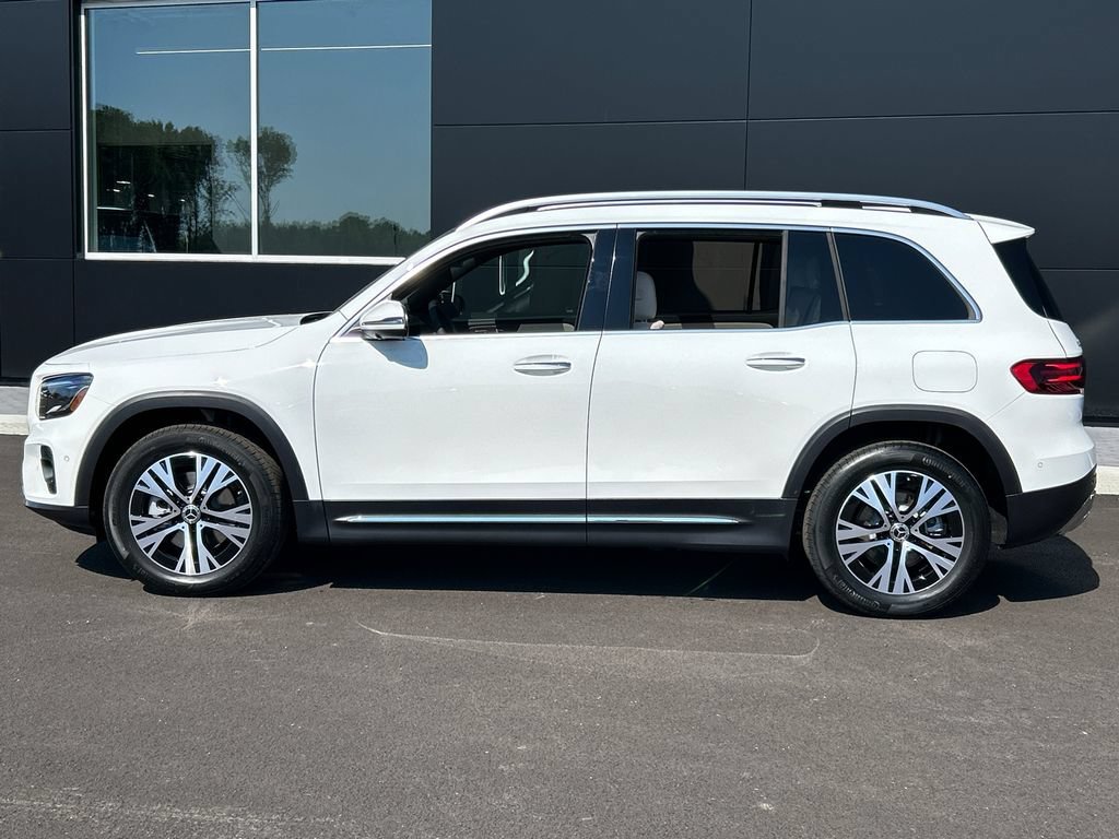 New 2026 Polar White Mercedes-Benz GLB 250 image 40