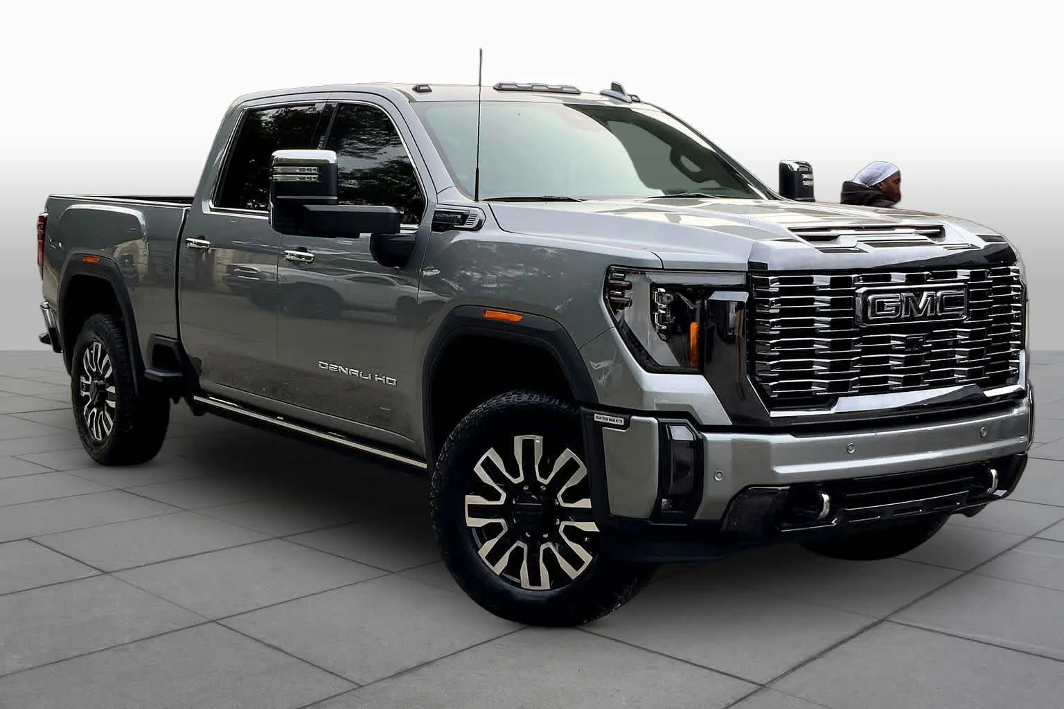 Used 2024 Sterling Metallic GMC Denali Ultimate image 4