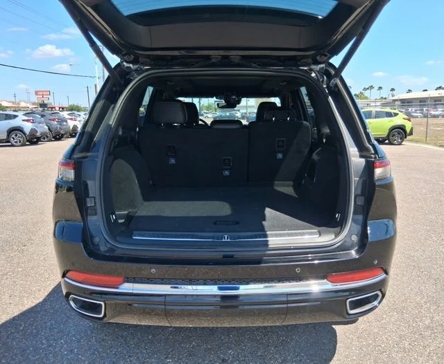 Used 2022 Black Jeep Overland image 5