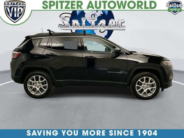 Used 2022 Black Jeep Latitude Lux image 12