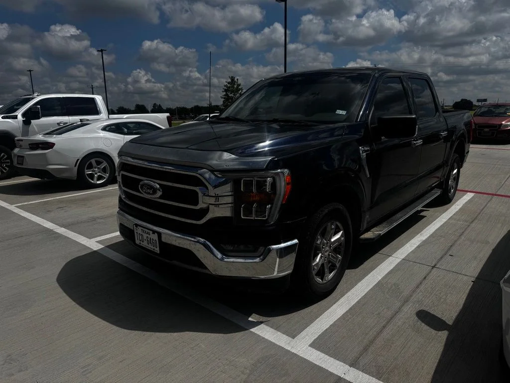 Used 2021 Blue Ford XLT image 1