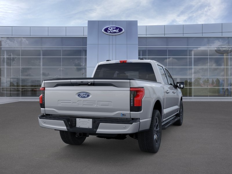 2025 Ford F-150 Lightning Flash - Photo 8
