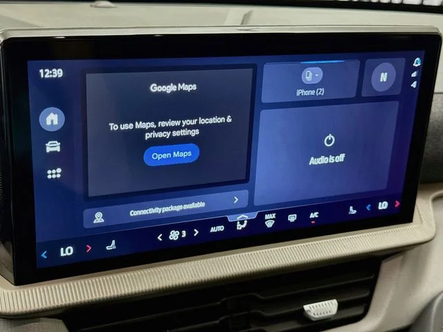 Used 2025 Vapor Blue Ford Active image 15