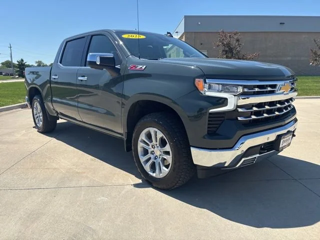 Used 2025 Cypress Gray Chevrolet LTZ image 31