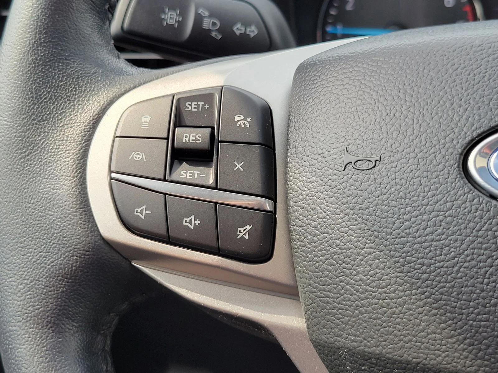 Used 2023 Silver Ford XLT image 14