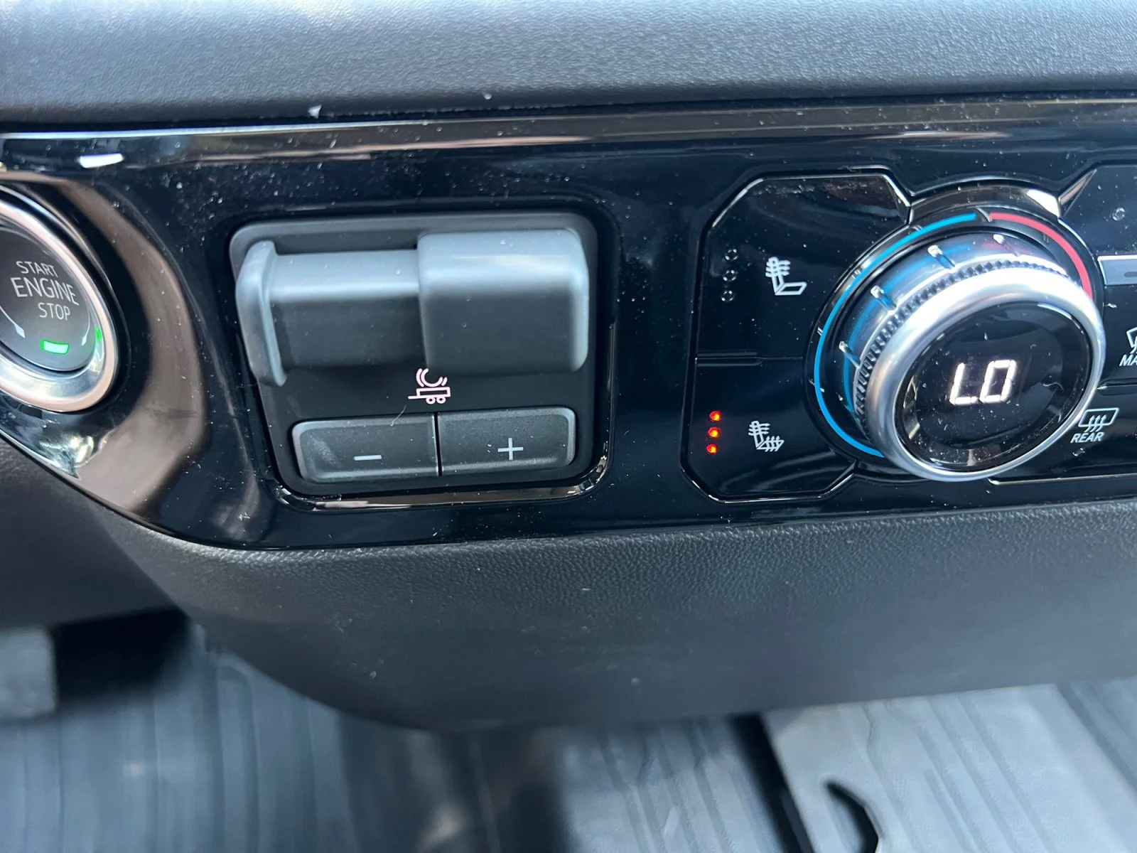 New 2026 Summit White GMC Elevation image 26