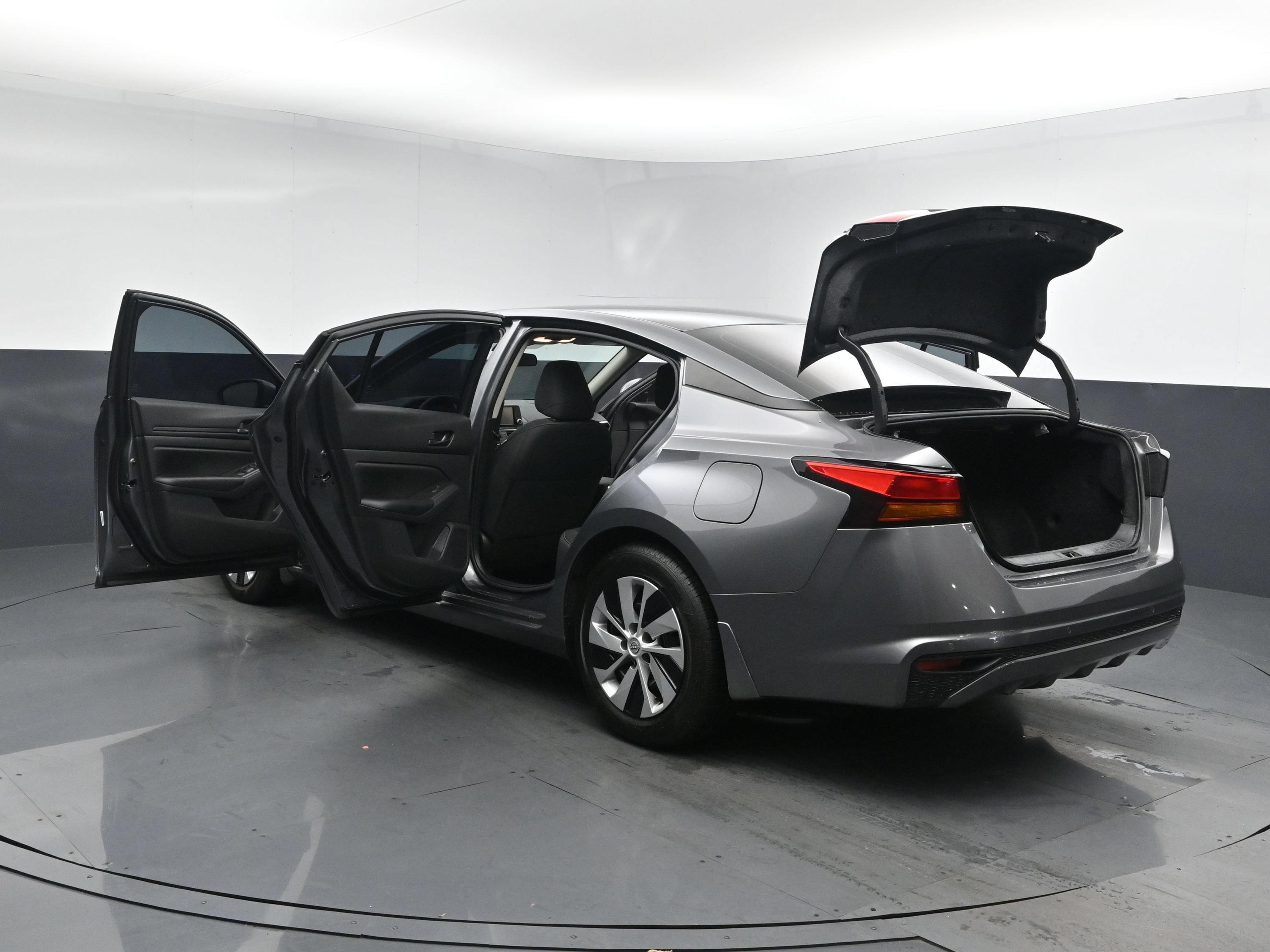2024 Nissan Altima S - Photo 28