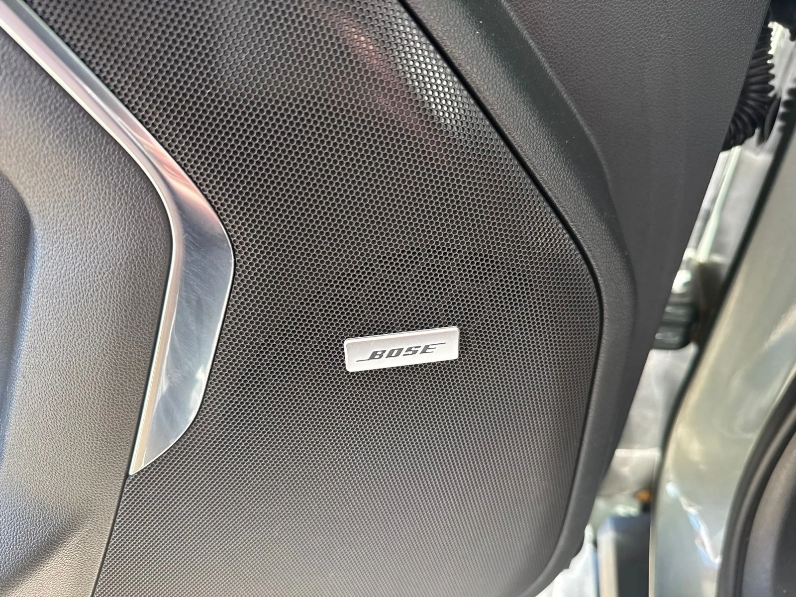 Used 2023 Green Chevrolet LT image 8