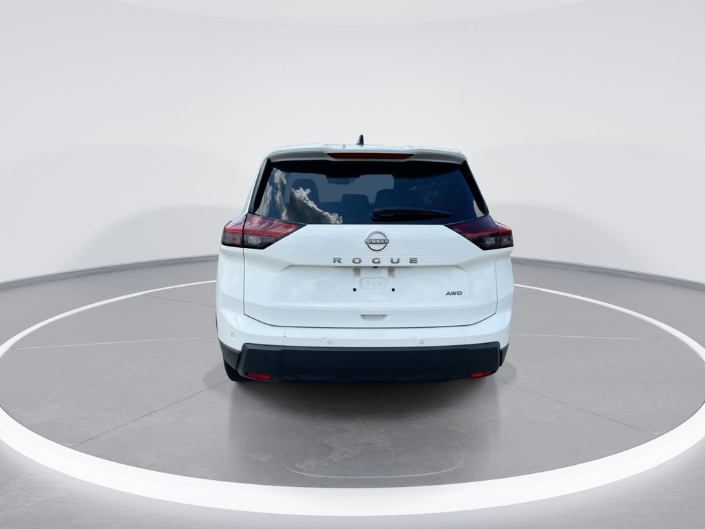 Used 2024 White Nissan S image 7