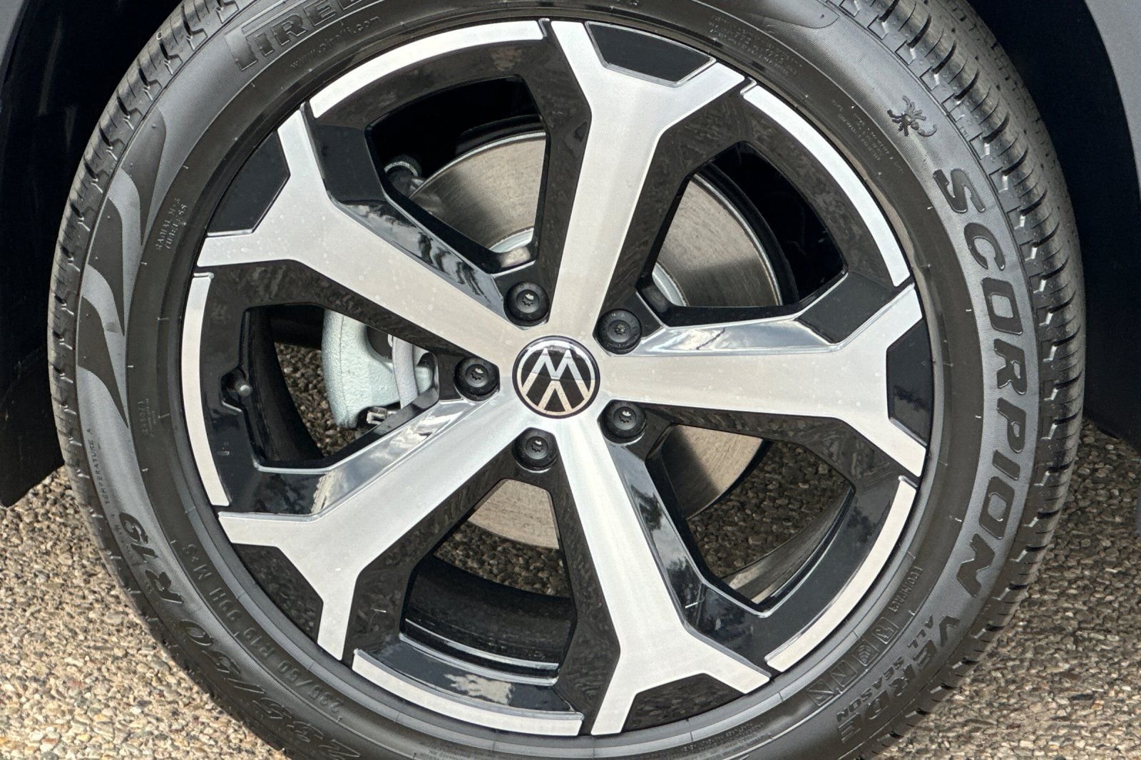 2026 Volkswagen Tiguan SE - Photo 24