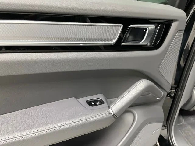 2022 Porsche Cayenne Platinum Edition - Photo 41
