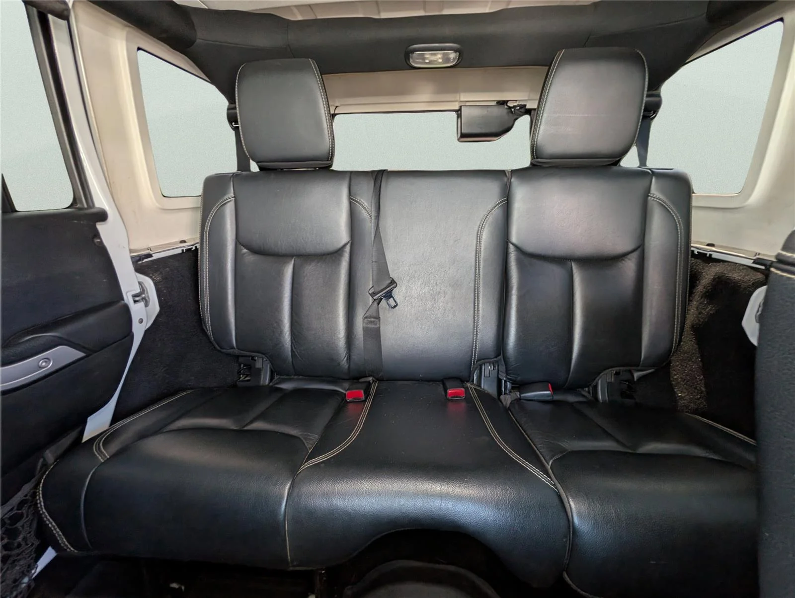 Used 2014 Bright White Clearcoat Jeep Sahara image 12