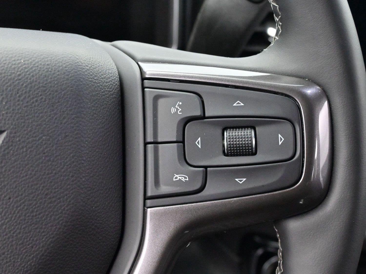 Used 2026 Polar White Tricoat Chevrolet High Country DRW image 19