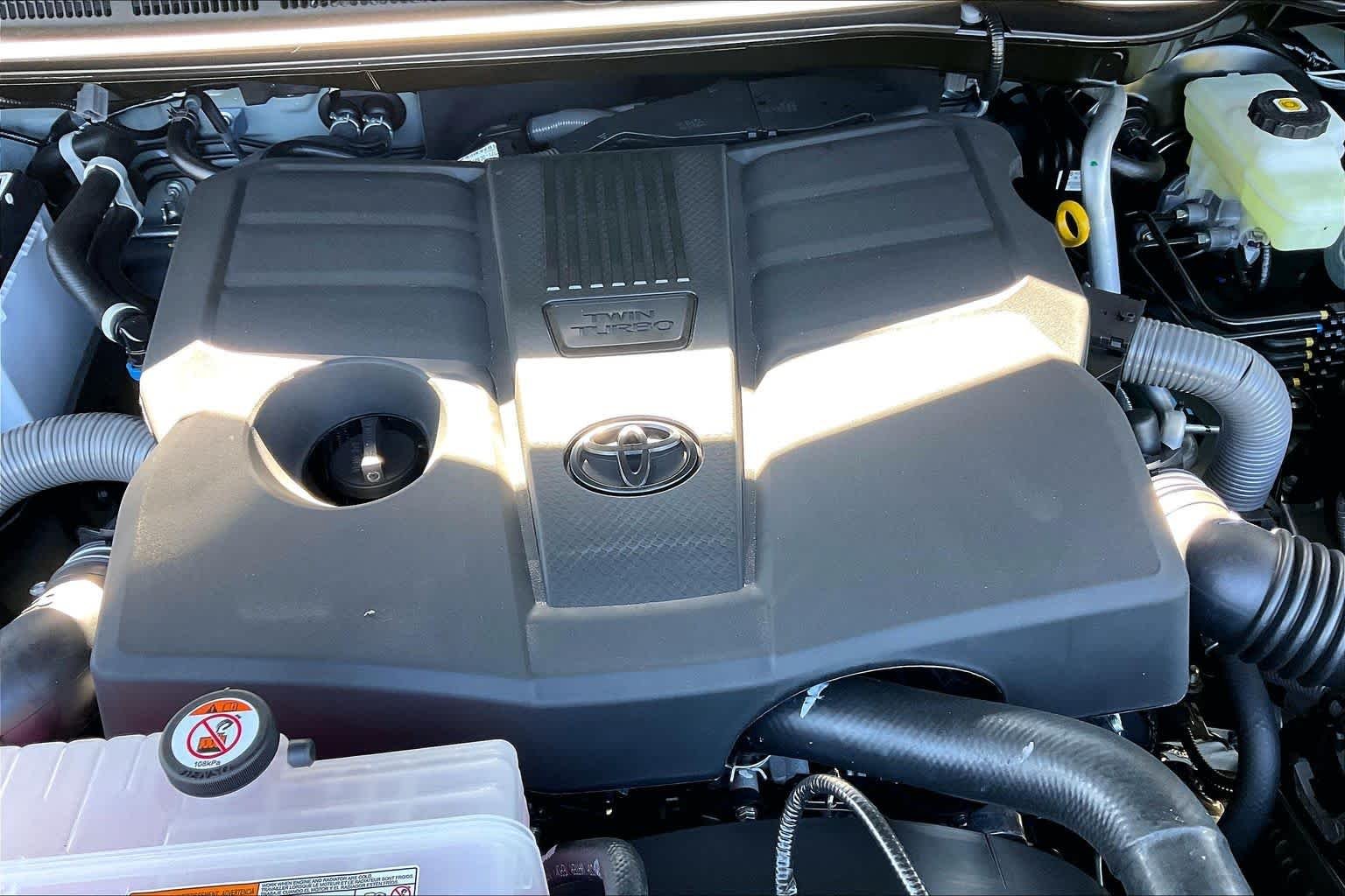 2026 Toyota Tundra Platinum - Photo 17