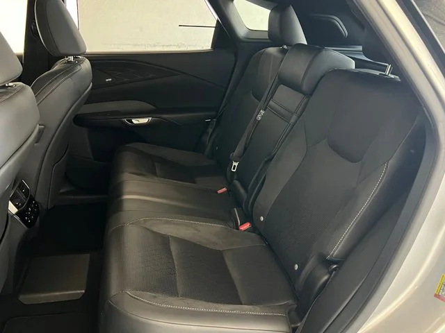 Certified Used 2025 Iridium Lexus 450h+ Luxury image 38
