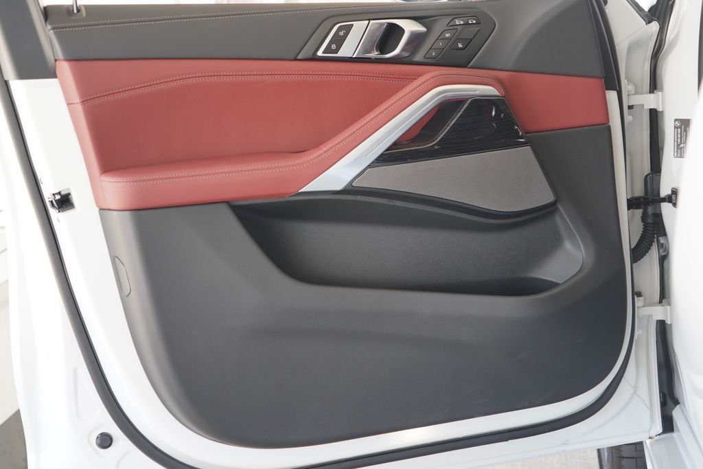 New 2027 Mineral White Metallic BMW xDrive40i image 9