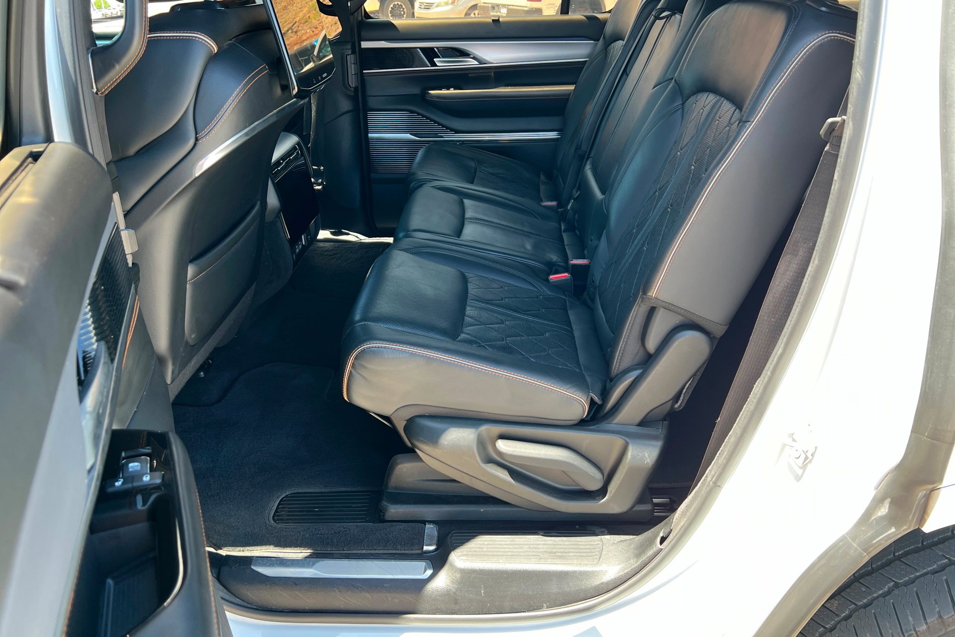 Used 2022 Bright White Clearcoat Jeep Series III image 22