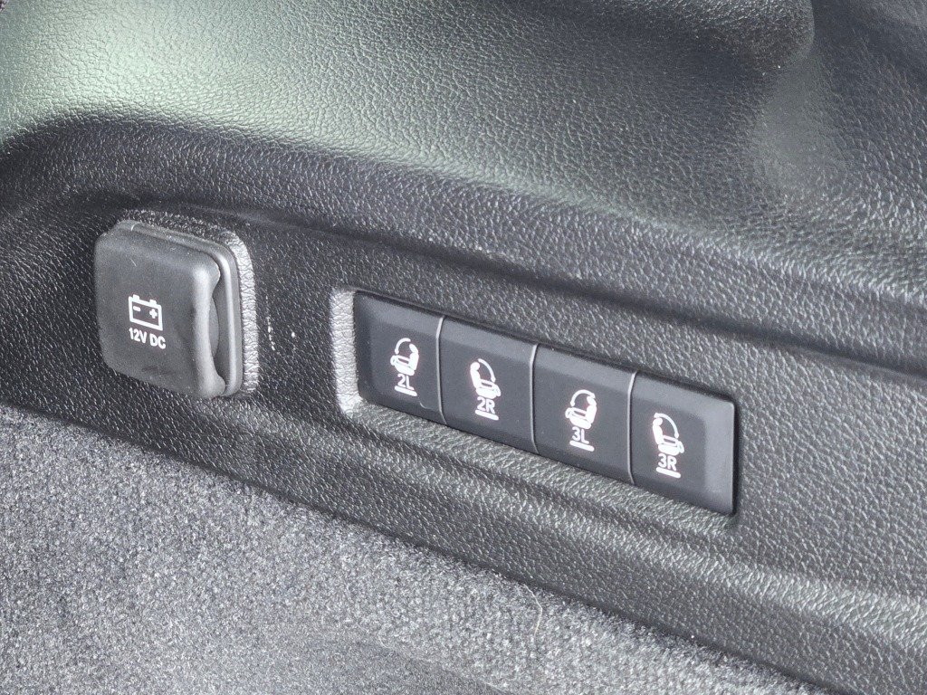 Used 2021 Black Jeep Summit image 16