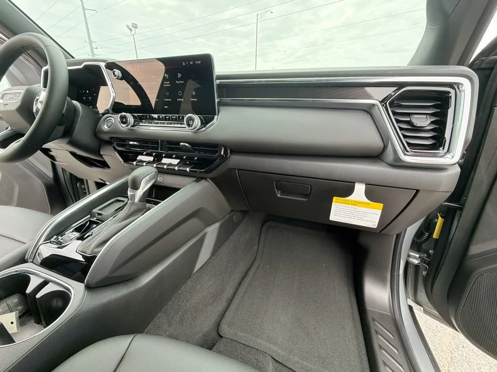 New 2026 Sterling Metallic GMC Elevation image 31