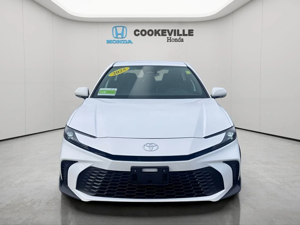 Used 2025 Ice Cap Toyota SE image 4