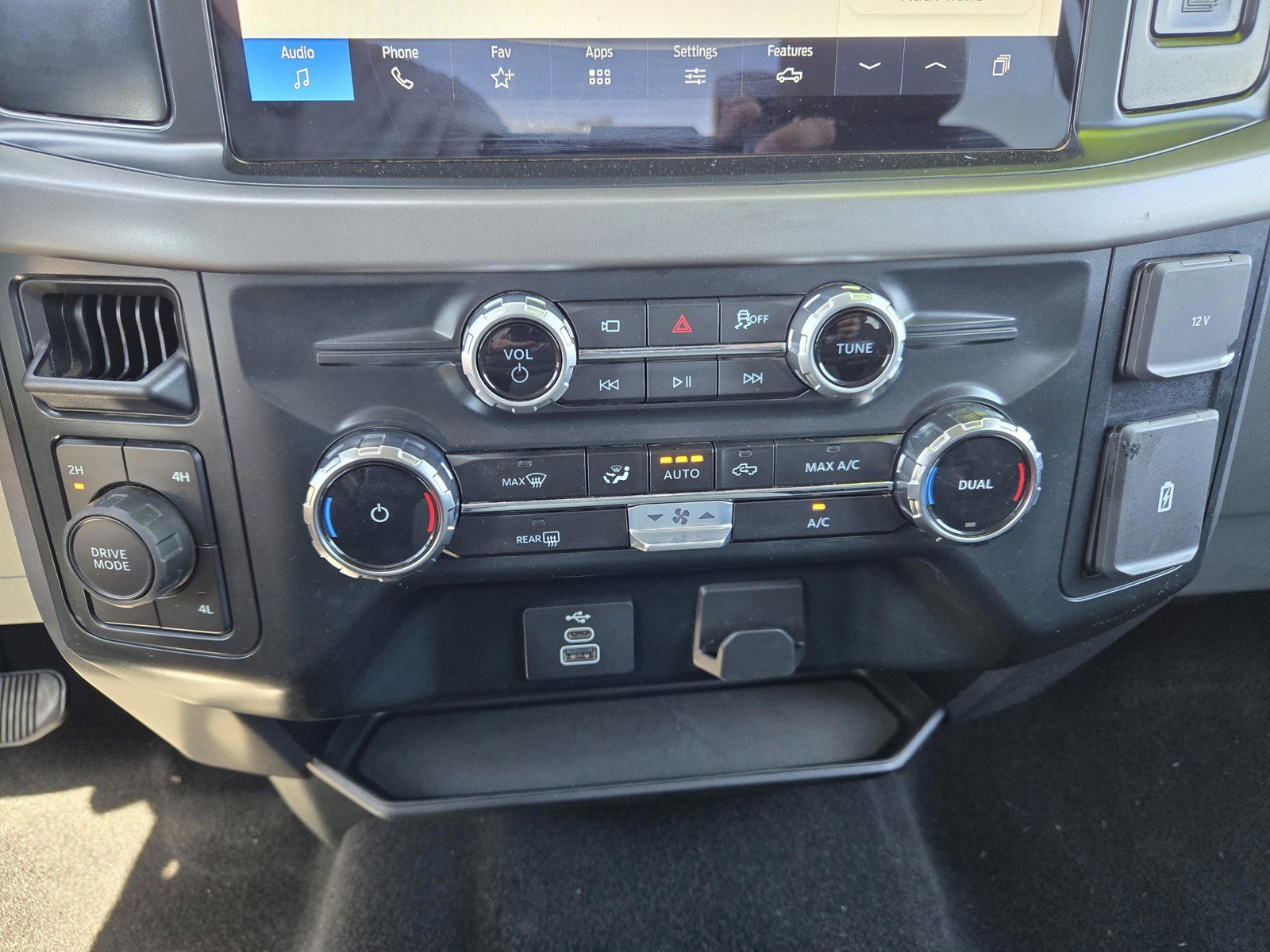 Certified Used 2025 Silver Ford XLT image 21