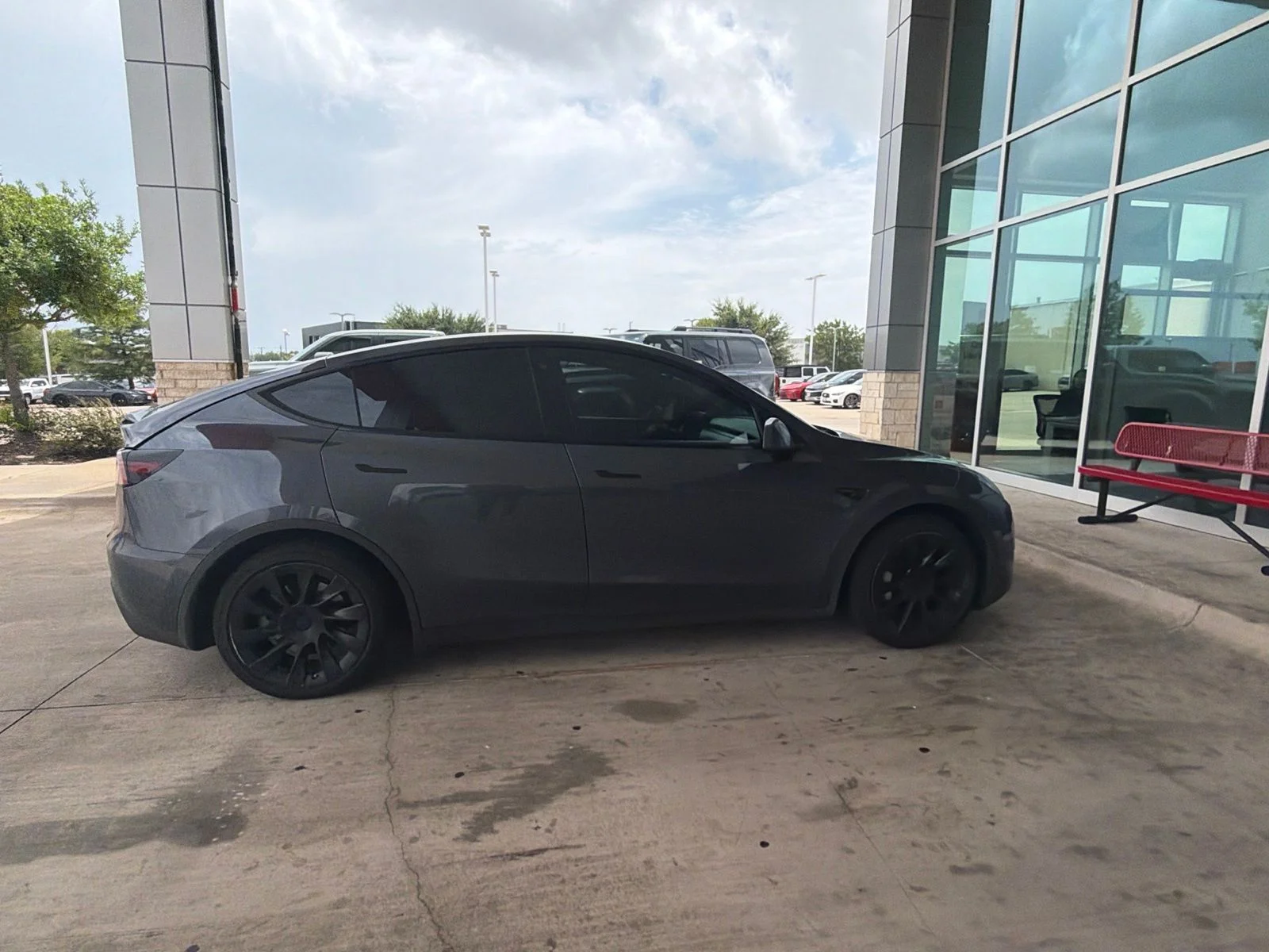 Used 2023  Tesla Long Range image 10