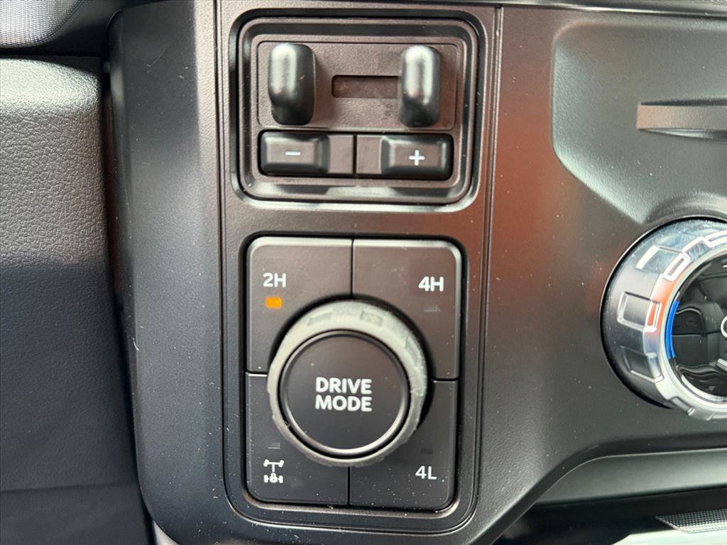 New 2026 Carbonized Gray Metallic Ford F-350® Platinum® image 23
