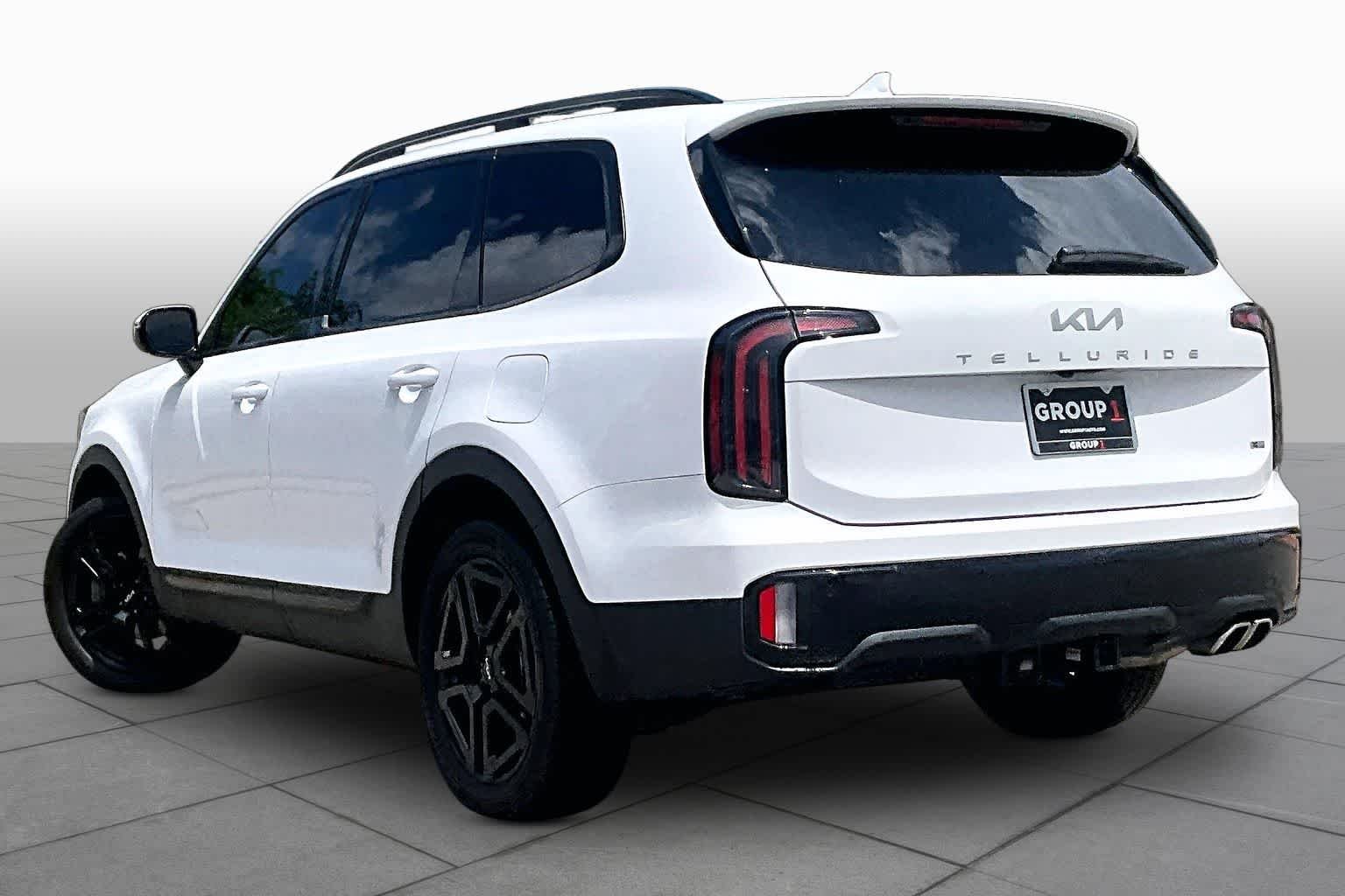 Used 2024 Glacial White Pearl Kia SX Prestige X-Line image 12