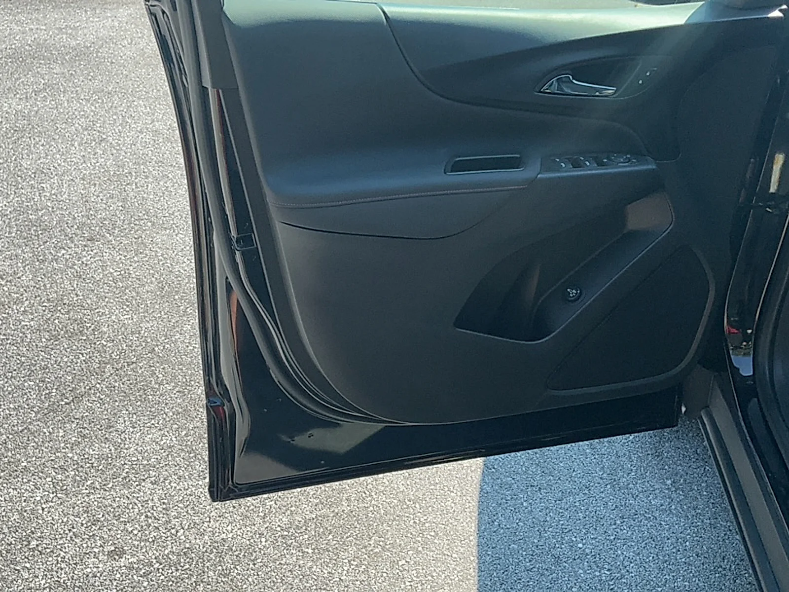 Used 2024 Mosaic Black Metallic Chevrolet FWD RS image 6