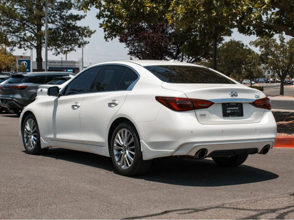 Used 2023 Majestic White INFINITI LUXE image 6