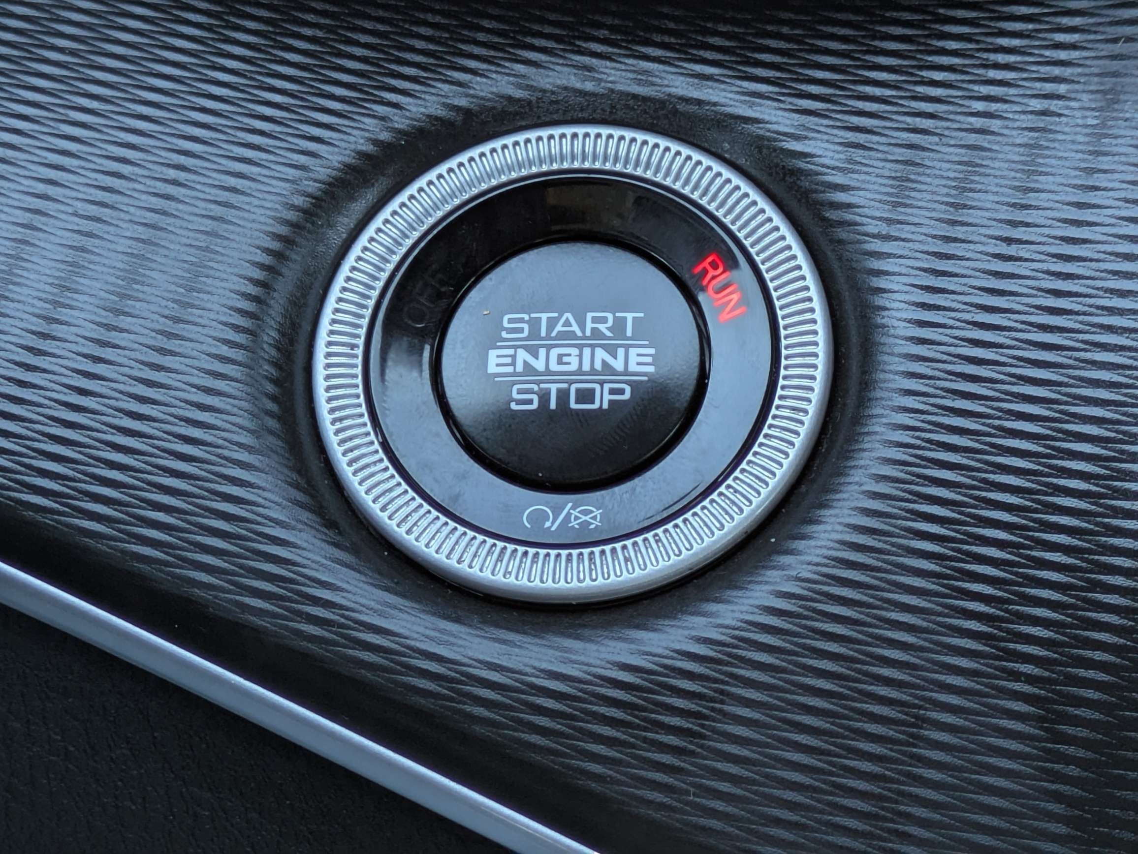 Used 2025 Silver Zynith Jeep Altitude image 35