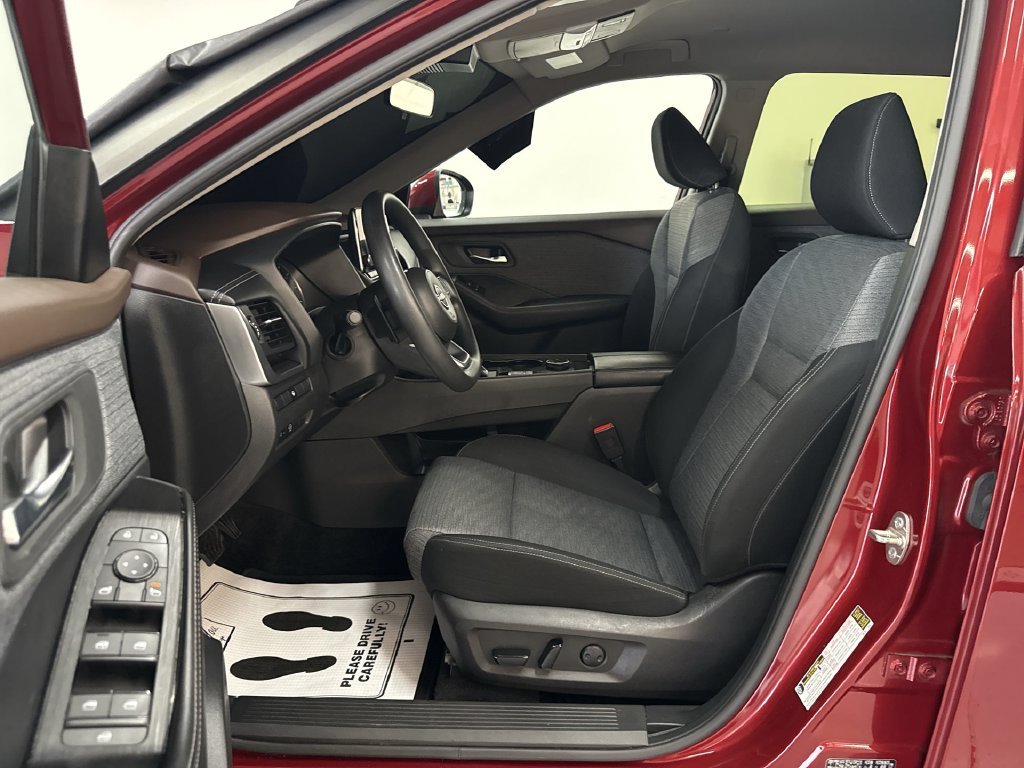 Certified Used 2023 Scarlet Nissan SV image 12