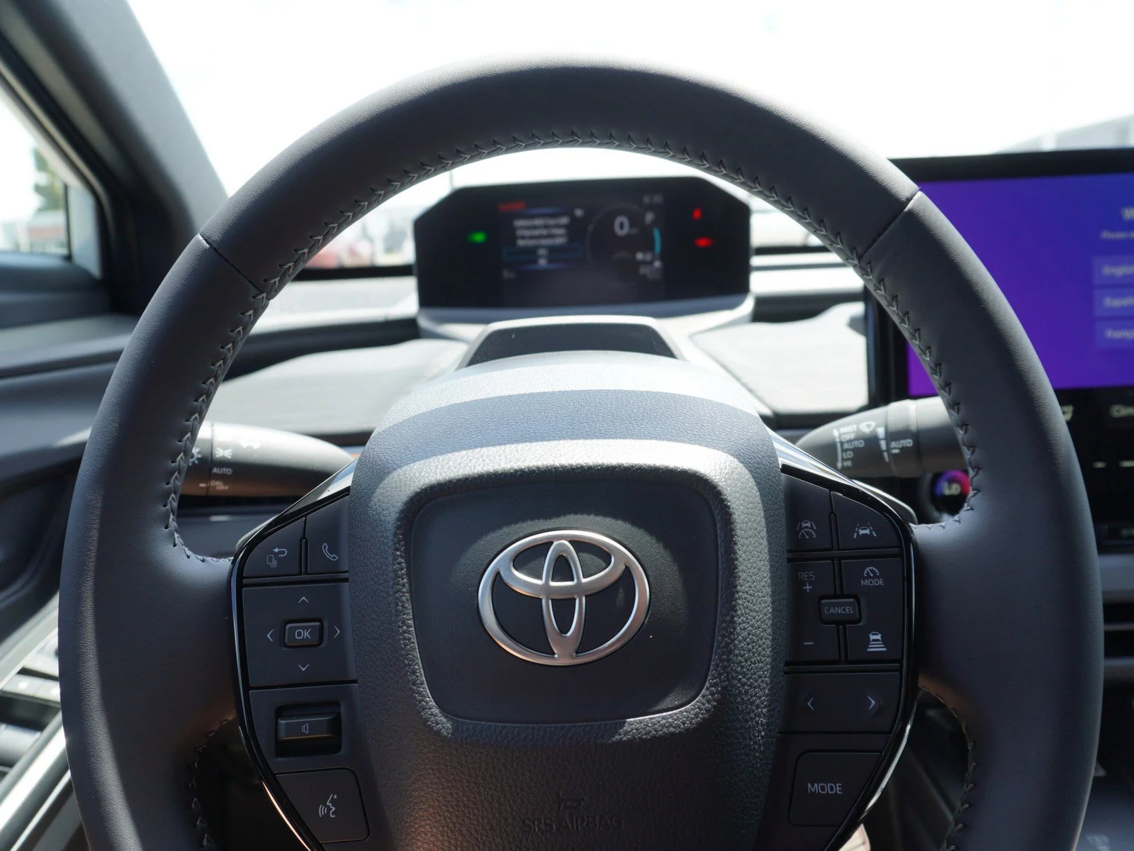 New 2026 Wind Chill Pearl Toyota SE image 25