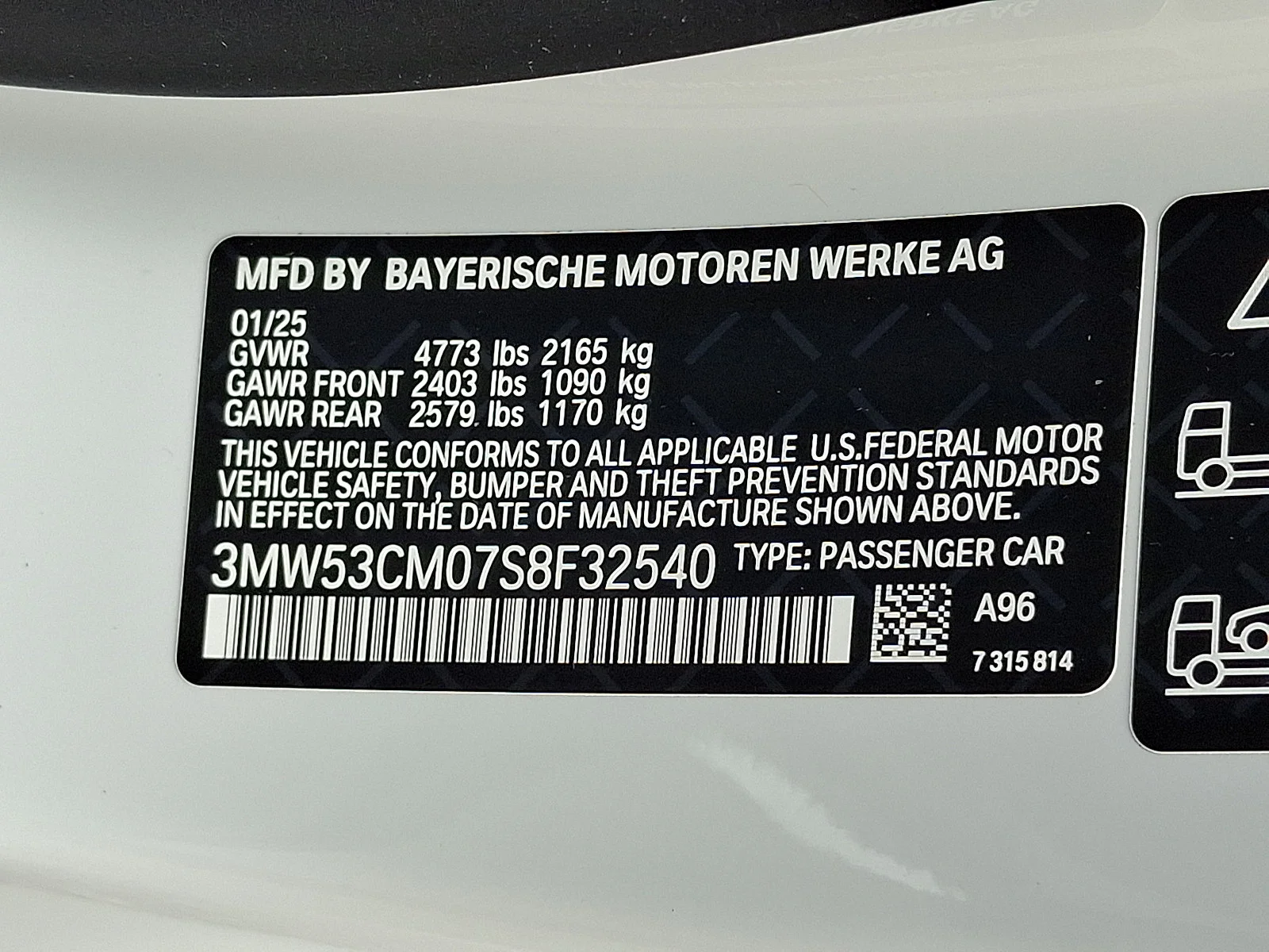 Used 2025 Mineral White Metallic BMW M240i xDrive image 27