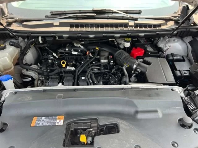 Used 2022 Silver Ford SEL image 9