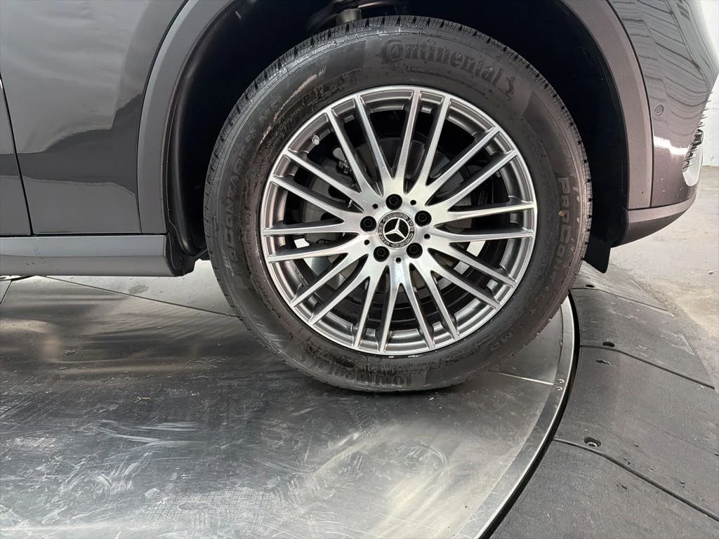 New 2026 Gray Mercedes-Benz GLC 300 image 9