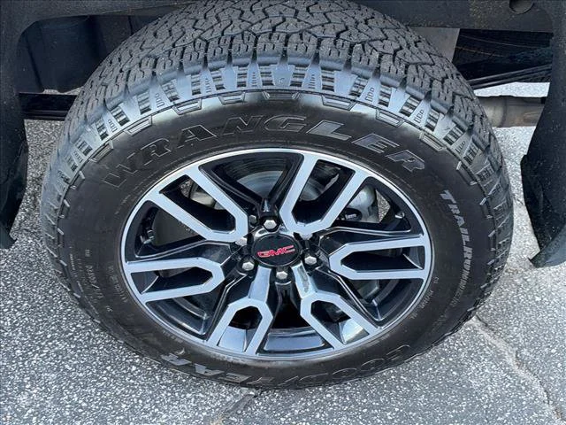 2025 GMC Sierra 1500 AT4 - Photo 39