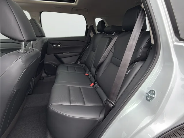 New 2026 Everest White Pearl TriCoat Nissan Dark Armor image 40
