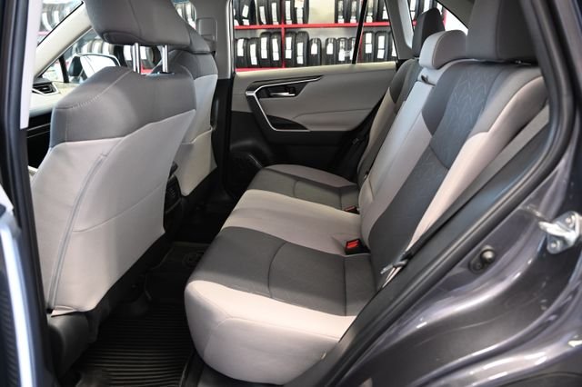 2022 Toyota RAV4 XLE - Photo 12