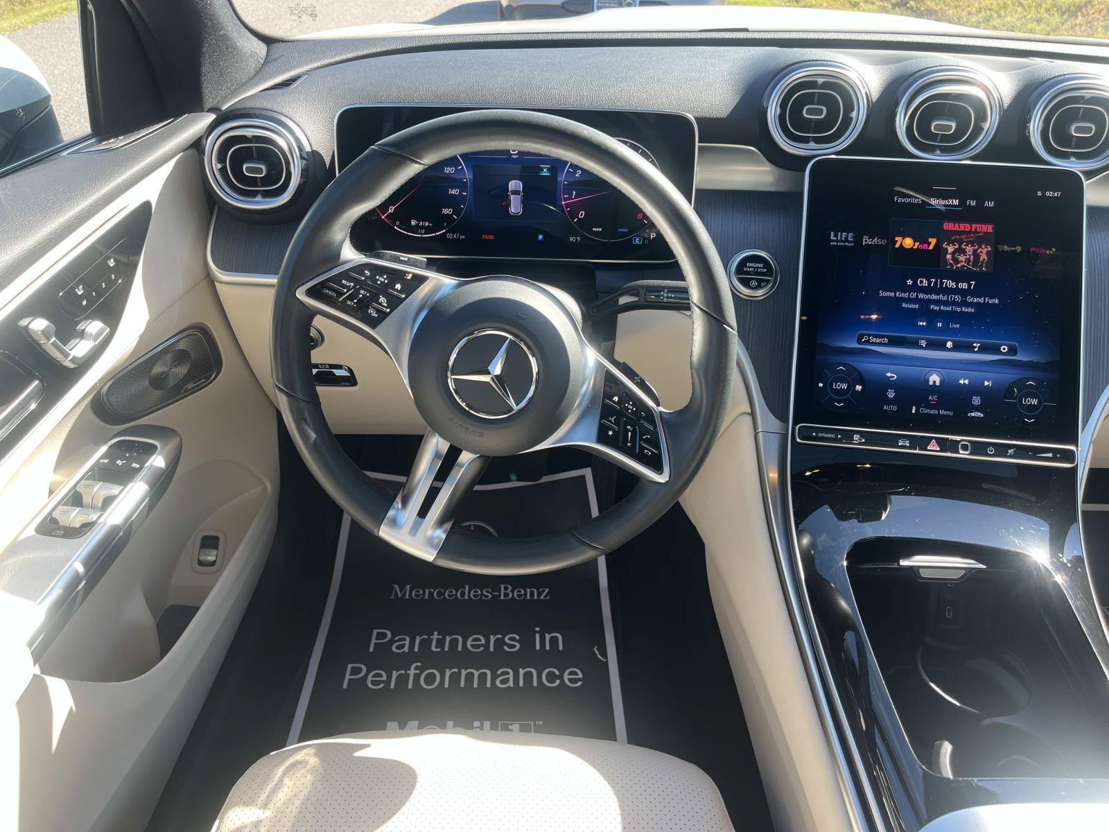 Used 2026 Polar White Mercedes-Benz GLC 300 image 14