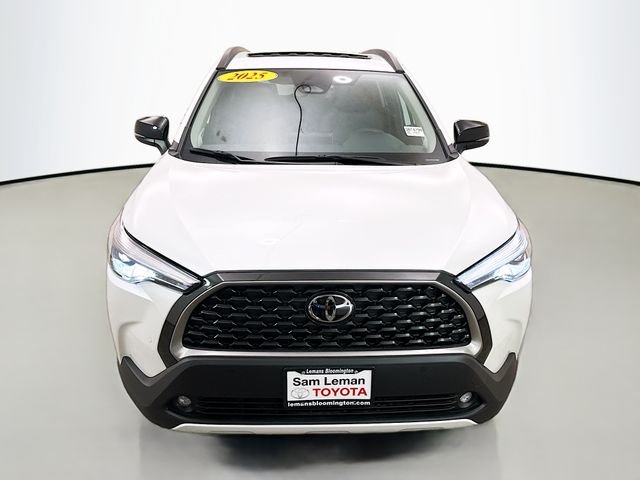 Used 2025 Beige Toyota XLE image 2