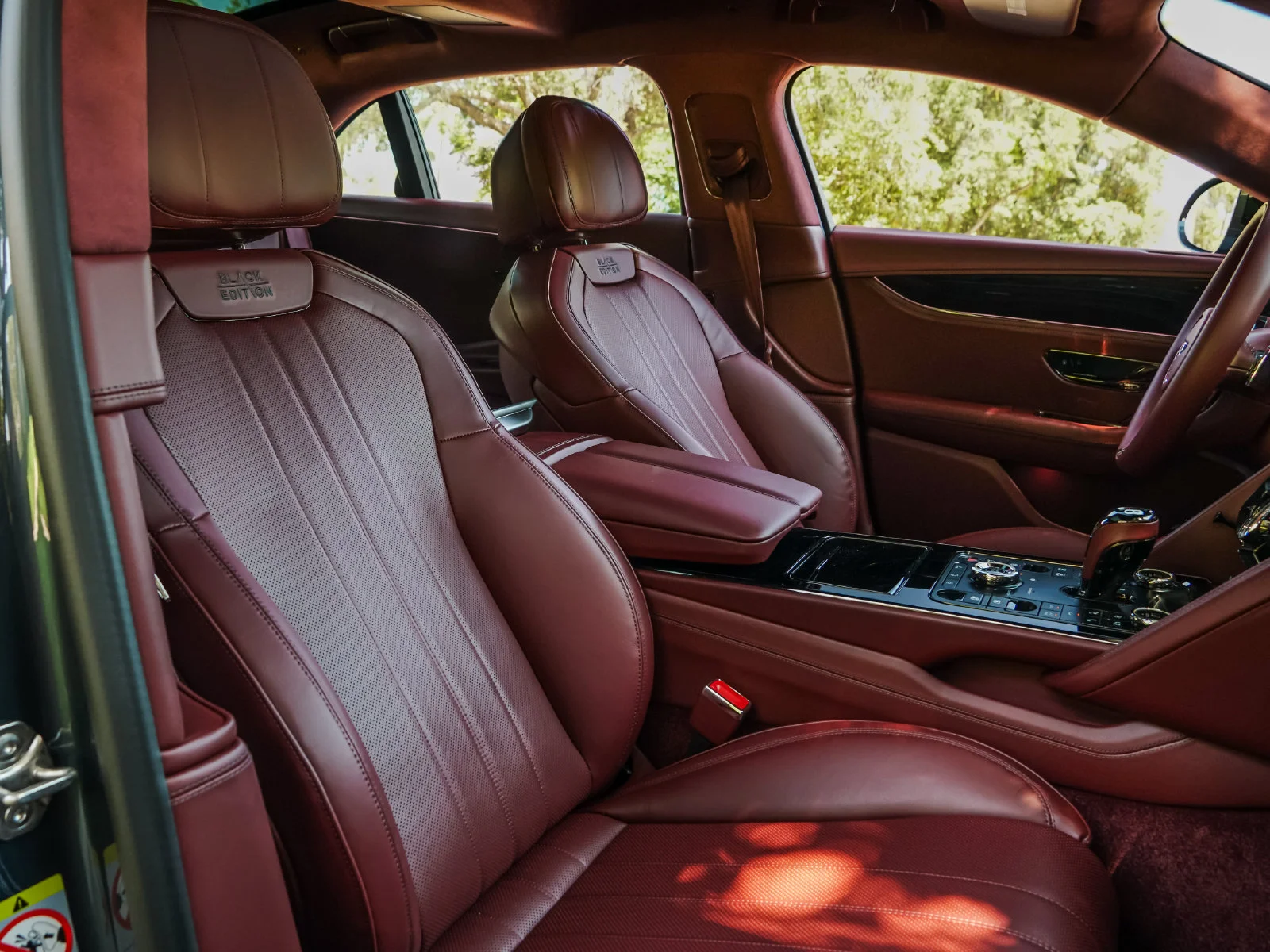 2025 Bentley Flying Spur - Photo 26