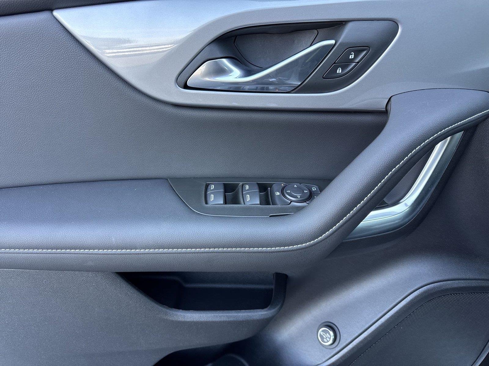New 2026 Summit White Chevrolet 2LT image 26