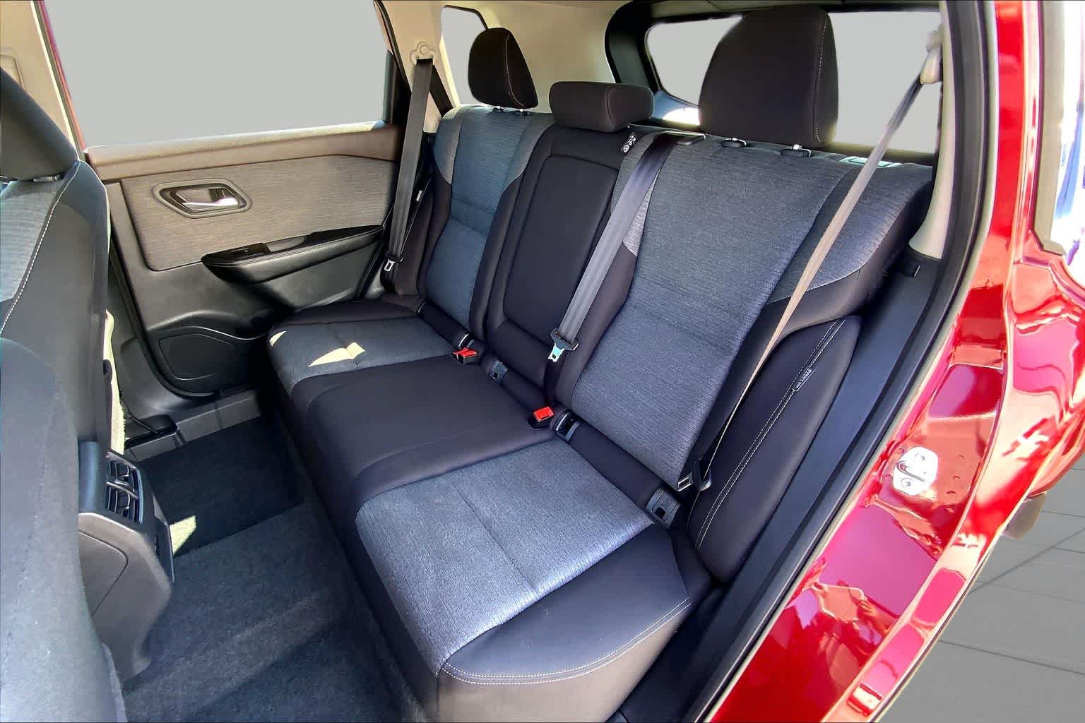 Used 2023 Scarlet Ember Tintcoat Nissan SV image 21