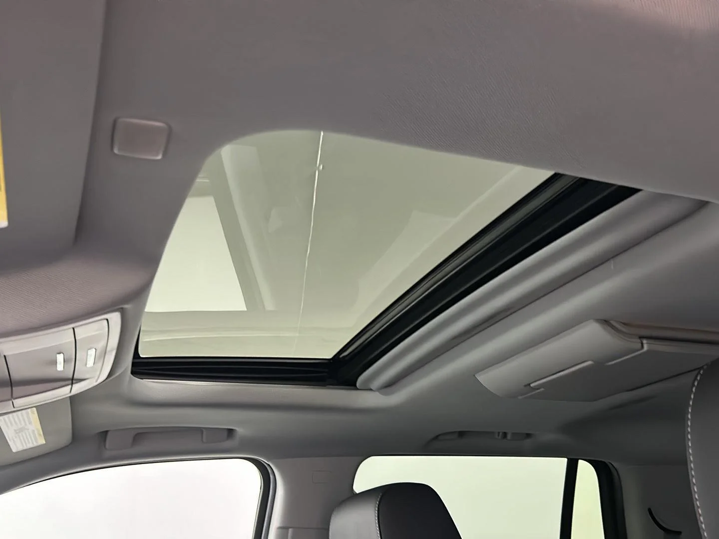 Used 2018 Iridium Metallic GMC SLT image 36