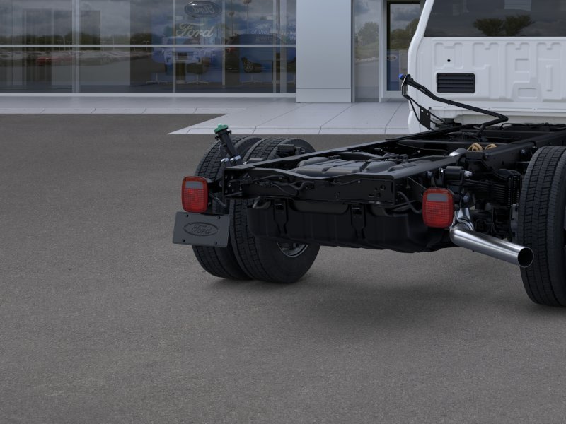 2025 Ford F-550 Super Duty Chassis Cab XL - Photo 46