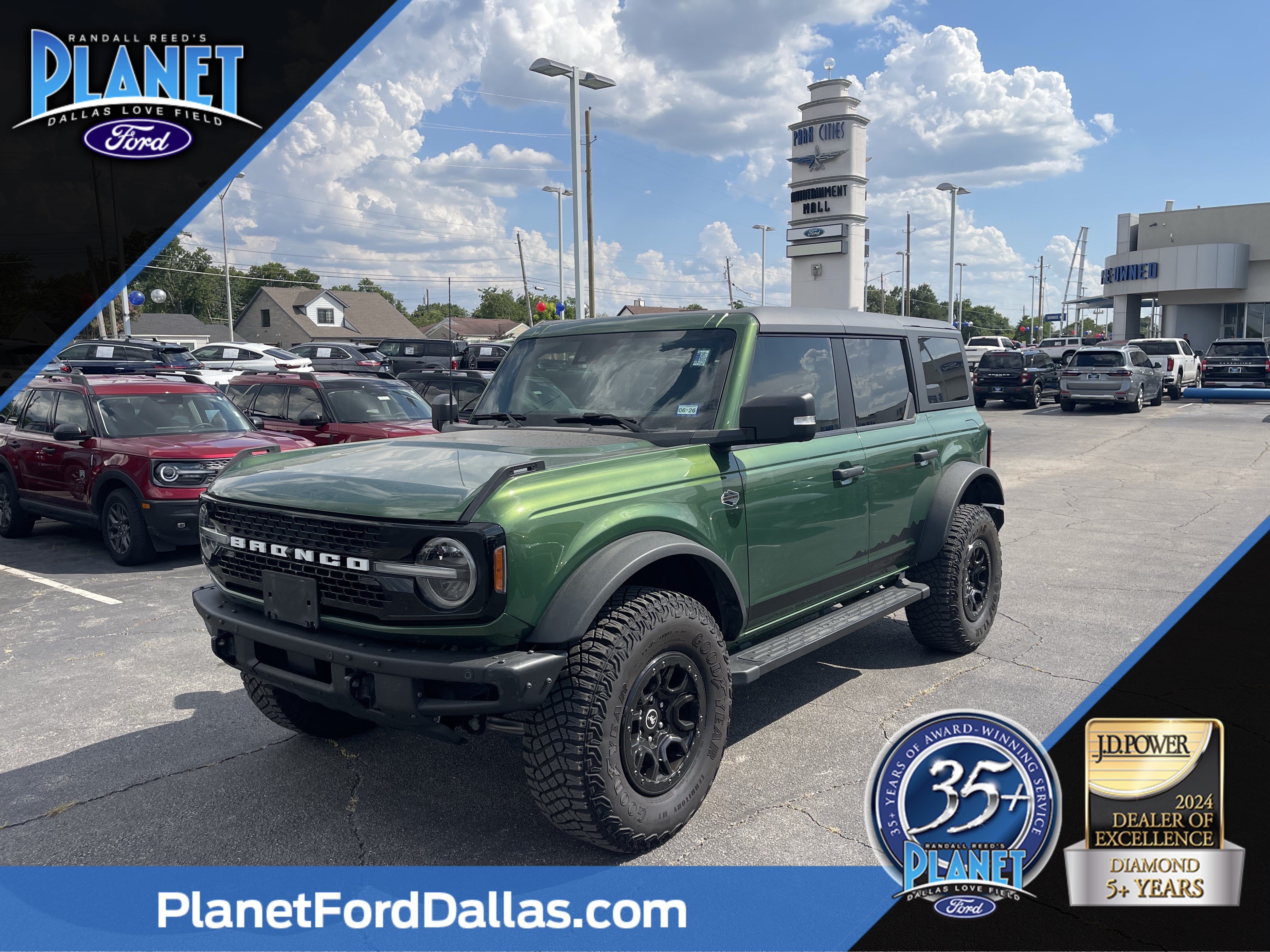 Used 2022 Green Metallic Ford Wildtrak image 1