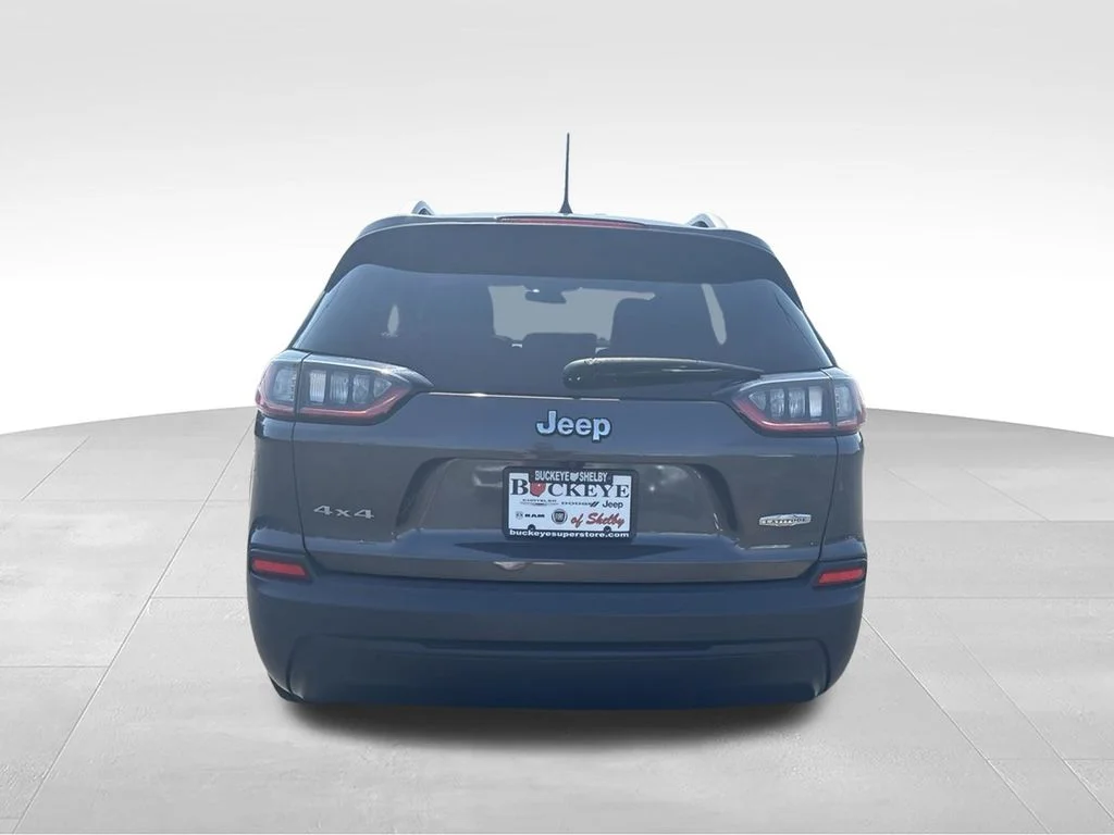Used 2019 Gray Jeep Latitude Plus image 4